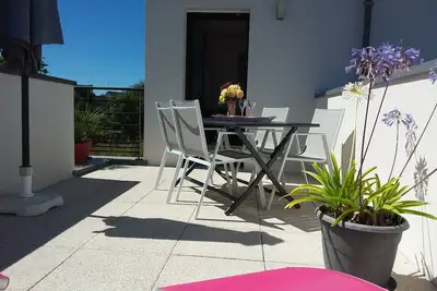 Bel appartement, 2 chambres, 2 salles de bain, terrasse spacieuse. \nplage à 300 m
