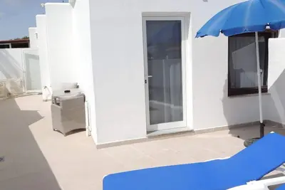 Image de Lanzarote - Détendez-vous dans la belle tranquille Charco del Palo juste soleil et la mer