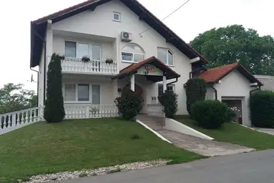 Image de Fatigué du tourisme de masse et des plages bondées?