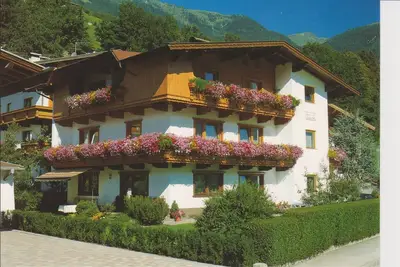 Image de appartement confortable et moderne avec 2 chambres et une vue magnifique