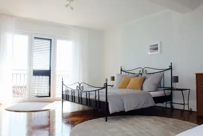 Image de Appartement (97 m²) avec une vue imprenable sur la mer pour 6-7 personnes