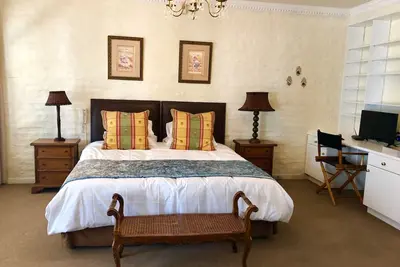 Image de Morningside Mansion: Suite exécutive pour 1 ou 2 personnes, seulement R 1 250 par nuit