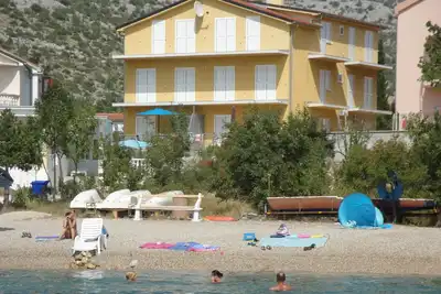 Image de Appartement en bord de mer et près du parc national de Paklenica Par PRIVÉ