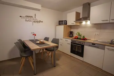 Image de Appartement de vacances tout confort avec jardin, terrasse et barbecue près du Saarschleife