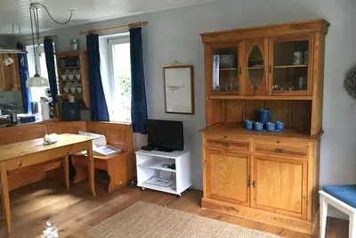 Image de Appartement joliment meublé avec jardin à 200 m de la plage et de la jetée