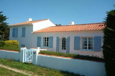 Image de maison en bordure de dune 300metres de la plage