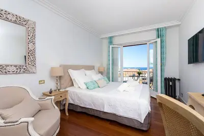 Image de Superbe! 62 m2 Haut de Gamme plein Centre de Beaulieu sur mer