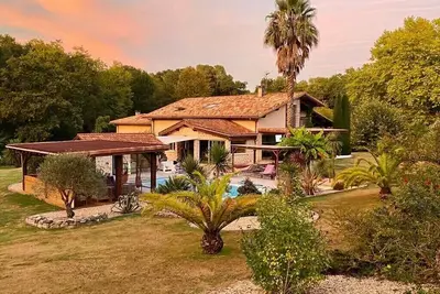 Image de Villa Larroque aux portes de Bayonne, Biarritz, Hossegor et Capbreton
