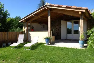 Image de Maison en pierres périgourdine pour 2 personnes, campagne/forêt Périgord noir