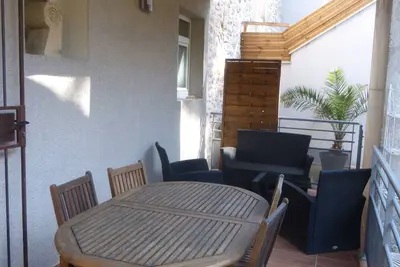 Image de La fontaine, gîte 70 m2, centre village, dans maison rénovée comprenant 4 gîtes