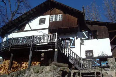 Chalet tout confort, 1 étoile, capacité d` accueil 10 personnes