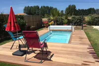 Image de \"Notre oasis de paix\" avec piscine chauffée, à 10 mn à pieds de la mer