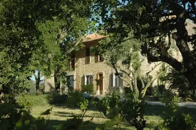 Image de Mas en Provence au milieu des vignes. Calme assuré