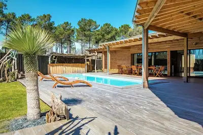 Image de L'abricotier : Villa, bois flotté, piscine chauffée