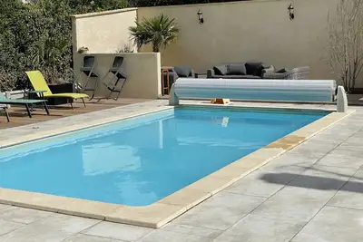 Image de Maison avec piscine chauffée 29° \/ à 01 heures 10 Paris - 10 personnes Max