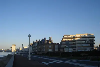 Grand T3 lumineux et traversant - Face à la mer