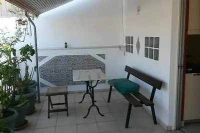 Image de appartement ensoleillé, 100m carres, grandes terrasses, metro, central