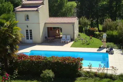 Image de Gîte Pigeonnier La Brugue avec piscine à 5 minutes d'Albi