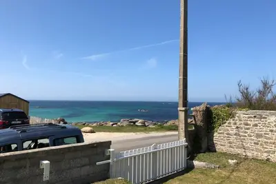 Image de Villa Ker-Eog, pleine de charme, superbe vue mer, les pieds dans l’eau