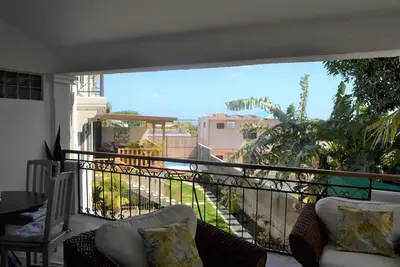 Image de La Gaulette Spacieuse Maison semi-detached Piscine & Vue Mer