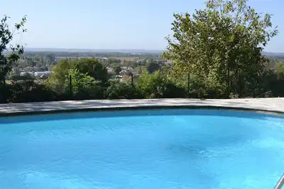 Gite avec piscine, en campagne entre mer et montagne
