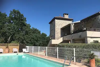 Image de Cottage Calme Avec Piscine- Le Mas Du Vieux Chene-