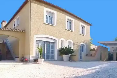 Image de Luxueux 1er étage très belle villa 200m plage terrasse panoramique calme carport