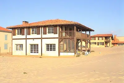 Image de Large family home on the dune, ocean view.