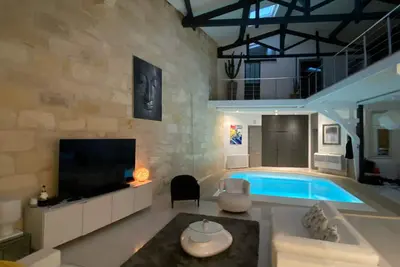 Image de Loft avec jardin et piscine intérieure Bordeaux centre