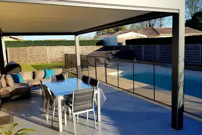 Image de Maison familiale climatisée avec piscine sécurisée proche Bordeaux et St-Emilion