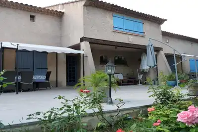 Image de Haut De Villa 120 m² Cabries (Aix-En-Provence°