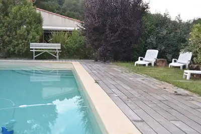 Image de Studio 28m² dans villa du Var Calme et Piscine.