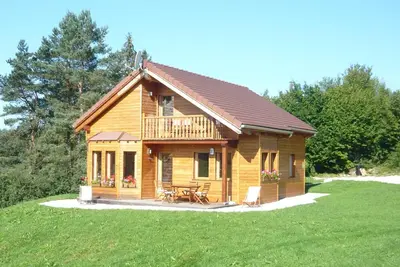 Image de Chalet 4**** classé \"Gite de Charme\" pour se reposer à 400 mètres Lac de Chalain