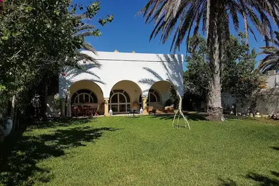 Image de Très belle villa à Hammammet (Les Deux Oueds) en bord de mer
