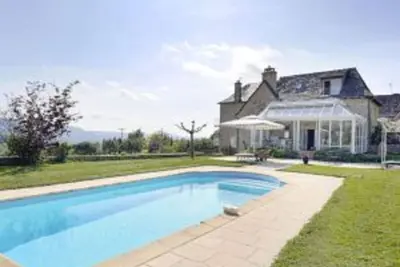Image de Chambre indépendante avec piscine partagée