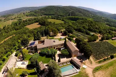 Image de Gîte Sartre - gîte de charme pour 4 à 6 personnes dans grand domaine viticole