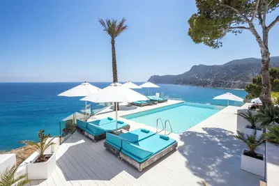 Image de \"Pearl\" Exceptional First Line House With Private Direct Access To The Sea