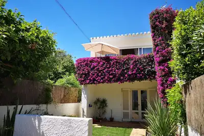 Image de 1 min Ă pied de la plage, la maison de vos prochaines vacances