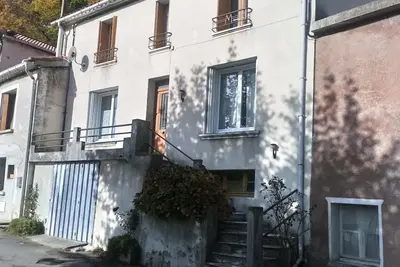Image de grande maison de village