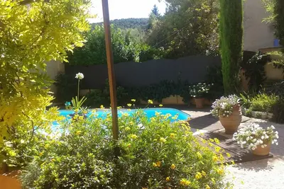 Image de Villa Piscine Village Classe Proche Mer Luberon Alpilles Camargue Calme Garanti