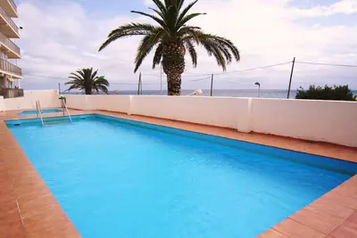 Image de Studio pour 2 personnes entièrement rénové avec une superbe vue sur la mer