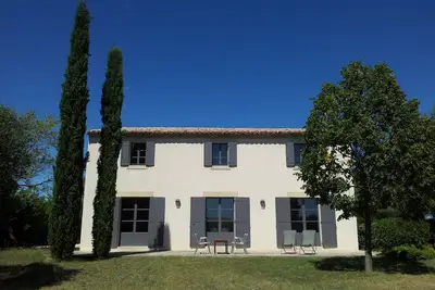 Image de A Uzès, Bastide aux prestations haut de gamme, à 5 min du centre, grande piscine