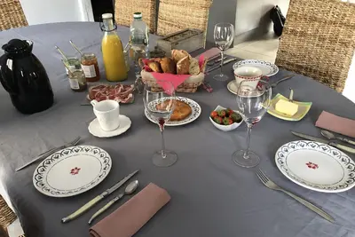 Image de Suite familiale en chambre d’hôtes, Auvergne, Puy de Dôme