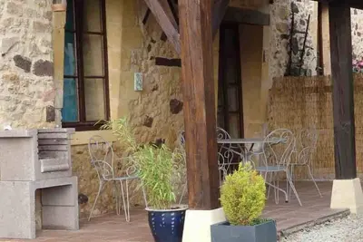 Image de Gîte de caractère dans une maison en pierre, entre Sarlat et Bergerac.