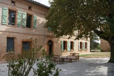 Image de Charmante demeure de famille avec piscine cloturée