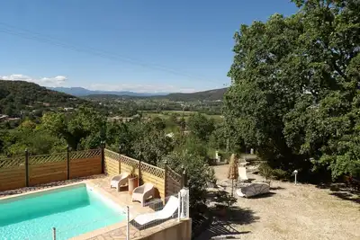 Image de Cottage Calme Avec Piscine- Le Mas Du Vieux Chene-