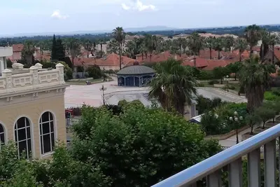Image de Appartement tout confort vue mer en centre ville d'Hyères