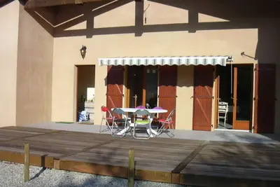 Image de Maison dans quartier calme, terrain clôturé