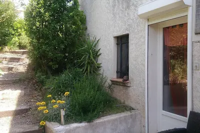 Image de Studette indépendante avec entrée privative et accès jardin + piscine