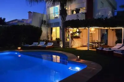 Image de Villa Tishka avec sa piscine privative.